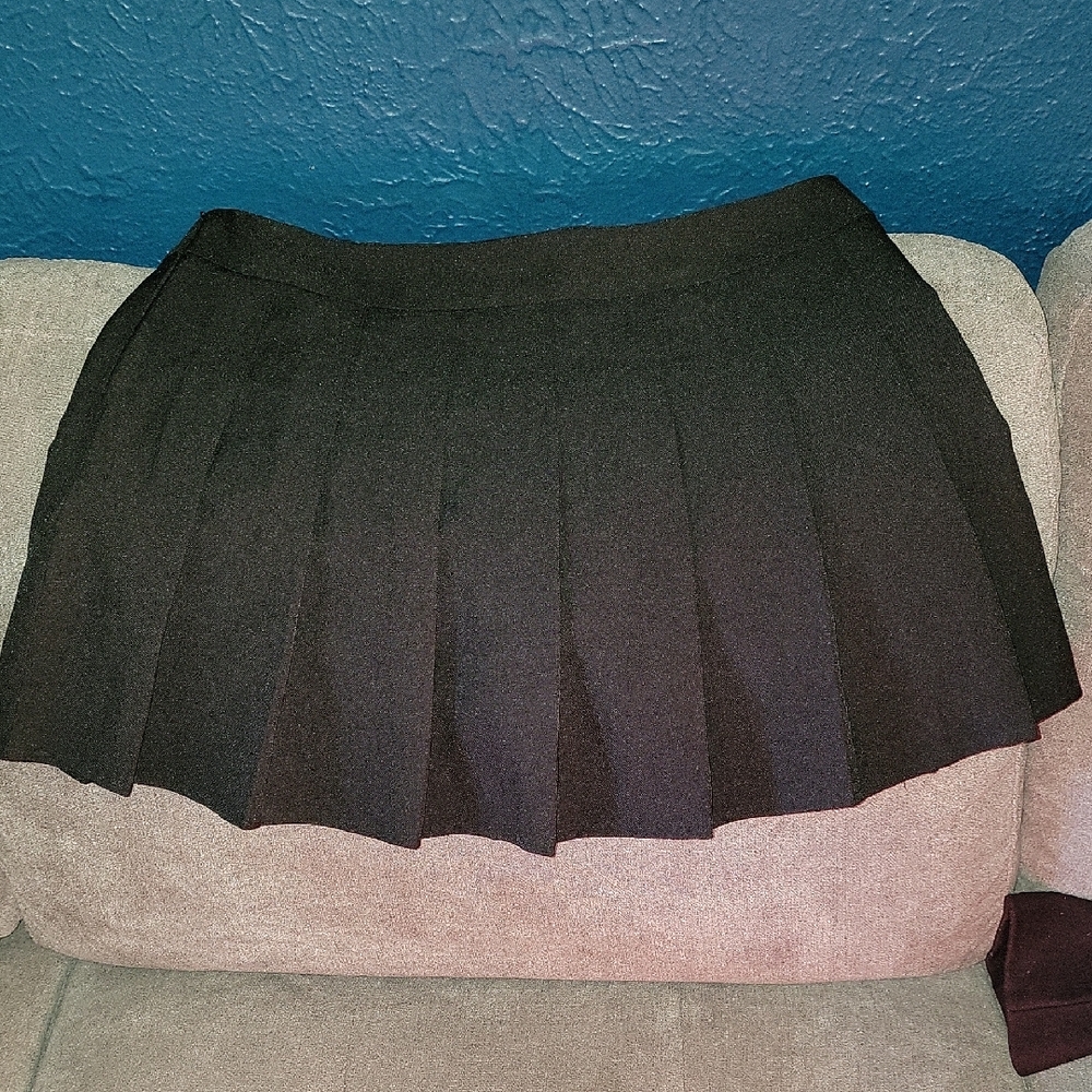 36" Waist-Classic Black Pleated Skirt